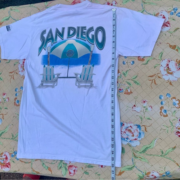 🎸Hard Rock Cafe San Diego CA 🏝️ Guitars in Paradise 🏝️ Vintage Graphic Tee 🎸 - Picture 10 of 12